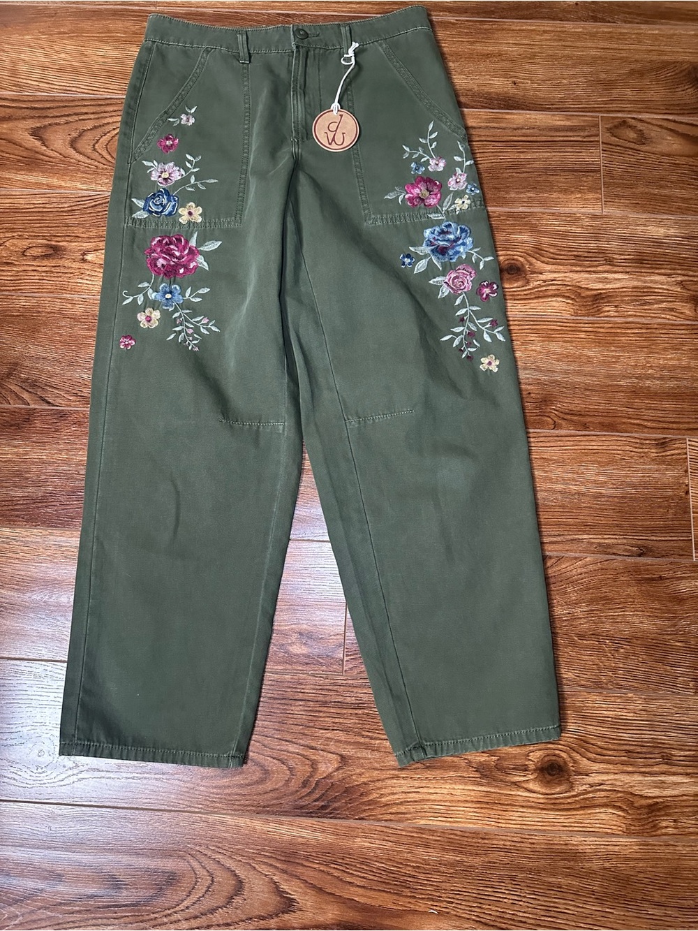 New DRIFTWOOD Olive Green Floral-Embroidered Cropped pants Sz.4